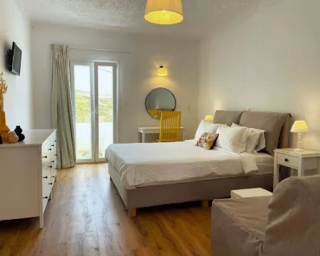 Adonis Hotel Studios & Apartments Hotels in Naoussa