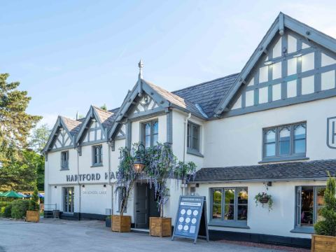 Hartford Hall on School Lane