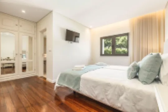 六卧室房屋 - 可住12人 - 泳池，燒烤設施，桌球桌