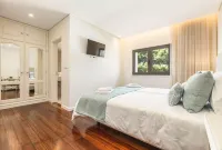 Stunning 6-Bed House in Brito, Guimaraes Hôtels à : 