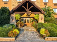 The Lodge at Flat Rock Hotels in Henderson County
