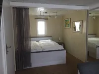 In Wedel: small bungalow in the heart of the old town of Wedel for 2 people Hotels in Wedel