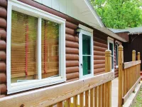 “Couples’ Cozy Cabin – King Bed, Walk to Geneva Lake” Hotels in Williams Bay