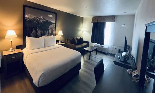 Super 8 by Wyndham Dawson Creek