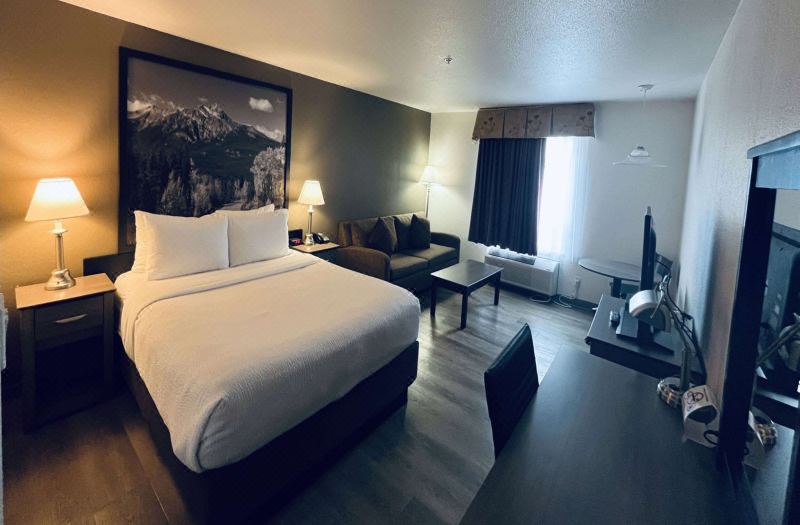 Super 8 by Wyndham Dawson Creek