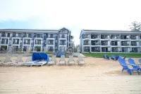 Sandy Beach and Outdoor Heated Pool - Charming Coastal Hideaway Hotels in Acme Township