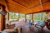 Traditional dog-friendly cabin w/covered deck, firepit, electric fireplace, W/D