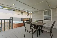 Hot Tub and Theater Room Retreat - Charming Escape