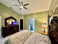 Private Pool and Close to Theme Parks - Spacious Family Oasis Hotels in Davenport