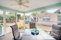 Coastal Charm Hideaway - Free Bikes, Beach Access Hotels in Sanibel