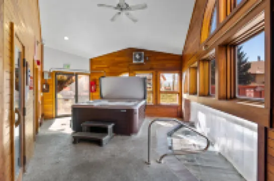 Heated Pool and Hot Tub Access - Breathtaking Scenic Getaway