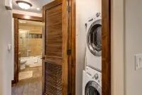 Luxurious Amenities and Hot Tub - Stunning Mountain Retreat Hotels in Snyderville