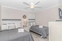 Spacious Condo with Pool and Balcony Access - Stunning Ocean View Hotels in Horry County