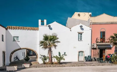 Lovely townhouse with sea view terrace Отели рядом с достопримечательностью «San Pietro Island»