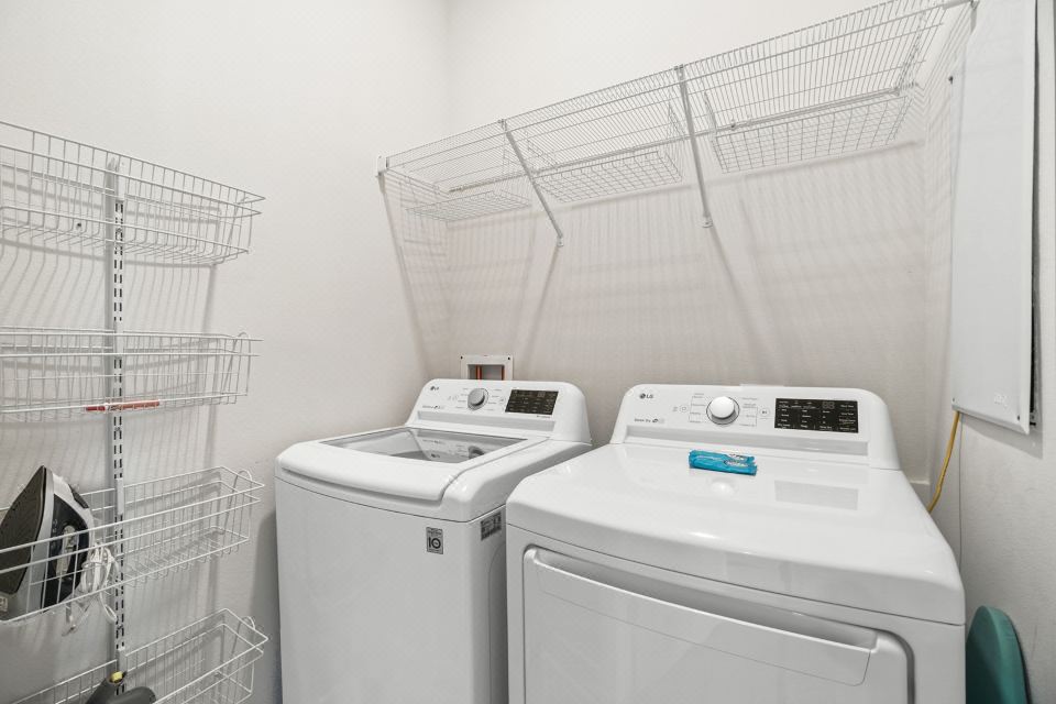 Photo 4 of 6