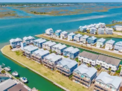 Best Views on the Island! Oceanfront, Sunsets, Boat Dock, Elevator, Pool, Fish! Hotels in Topsail