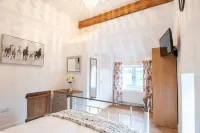 Character Cottage Peak District & Alton Towers