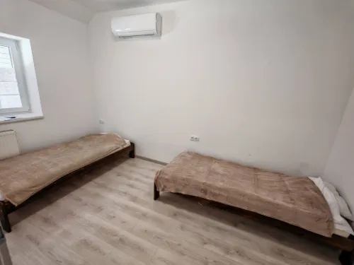 WorkStay Apartment – Modern Comfort with Private Parking, Near City Amenities