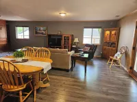 Diamond D Fully Furnished 1 Bedroom Guest House Hotels in Josephine County