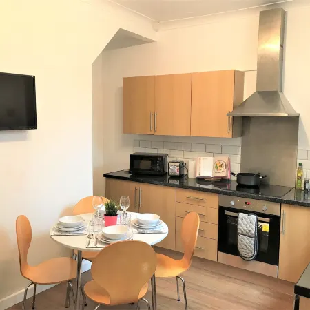 Central Wigan Welcoming Townhouse Sleeps up to 6