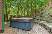 Leyland by AvantStay Cabin Mansion w Views