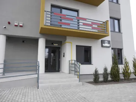 Clement Apartments Отели рядом с достопримечательностью «Parc Zoologic Cozla»