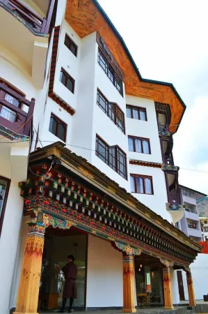 Hotel Om Tara Отели в г. Тхимпху