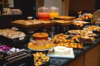 Comfort Suites Alphaville - servizio colazione