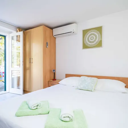 Apartments Lidija Отели в г. Затон