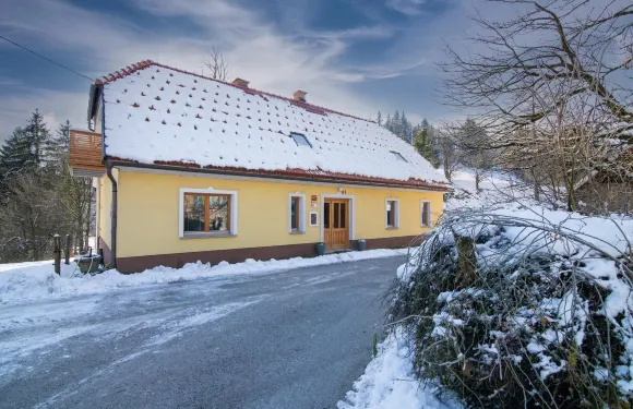 農莊黑莓泳池與健康中心