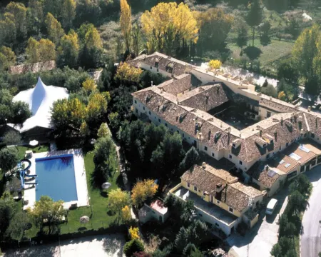 Hotel Resort Cueva del Fraile فنادق في كوينكا