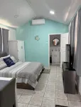 Lovely Casita, Quality Lodging by the Beach.