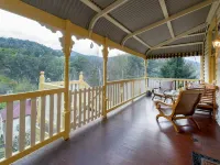 Charnwood Cottages in Warburton Hotels in Warburton