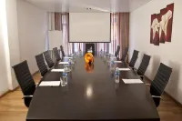 卡寧中環廣場飯店 洛馬斯－德薩莫拉住宿飯店