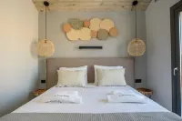 俯瞰阿爾戈斯托利灣的豪華海景套房