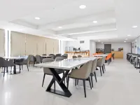 The Parc Hotel Hotels near Flushing Meadows