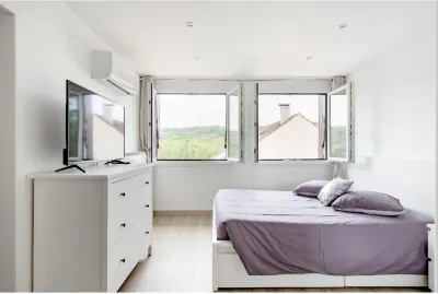 Chambre climatisée 15 m2 Hotels in La Ferte-sous-Jouarre