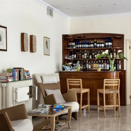 Hotel Del Corso Отели рядом с достопримечательностью «Пляж Леонеллис»