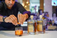 Hilton Garden Inn Seattle Bellevue Downtown - Quầy bar