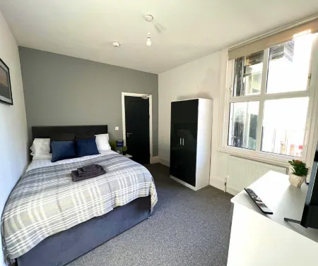 Chantry Suites by SA Stays