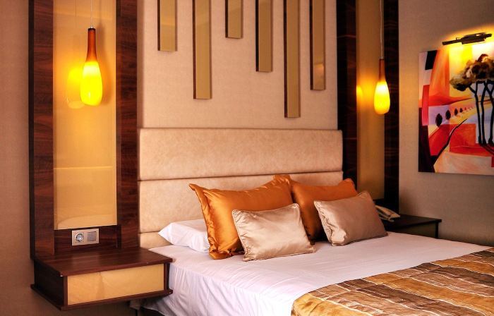 Avin Hotel