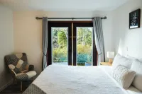 Secluded Oceanfront - Upstairs - Balkoner