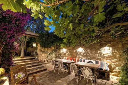 Sakin Ev Отели рядом с достопримечательностью «Alacati Surf Paradise Club»