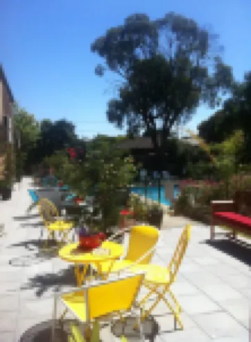 Parkwood Motel & Apartments