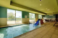 Holiday Inn Express & Suites ONALASKA - LA CROSSE AREA by IHG - Pools