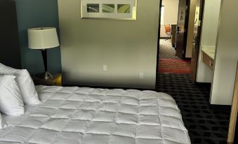 LakeWood Inn & Suites