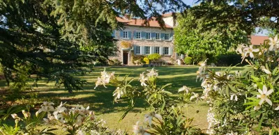 Château de Grandmont Gîte Hotels in Blace