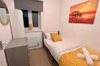 Modern 3Br House for Contractors