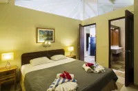 Blue Bay Villas Hotels near Kokomo