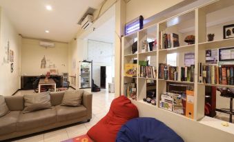 Mador Malang Dorm Hostel